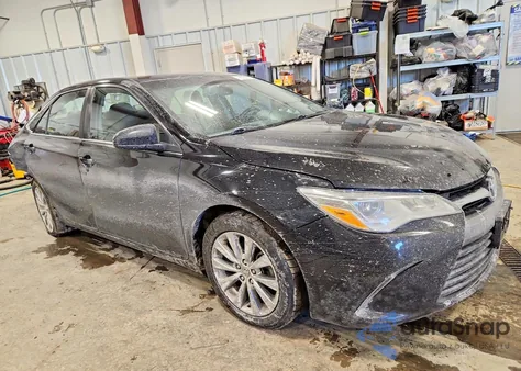 2015 Toyota Camry Xse z USA, uszkodzony, nr VIN 4T1BK1FK4FU567553